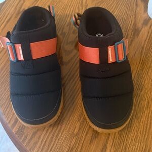 Chaco Black and Orange Shoes

Women's Ramble Rugged Canvas Clog